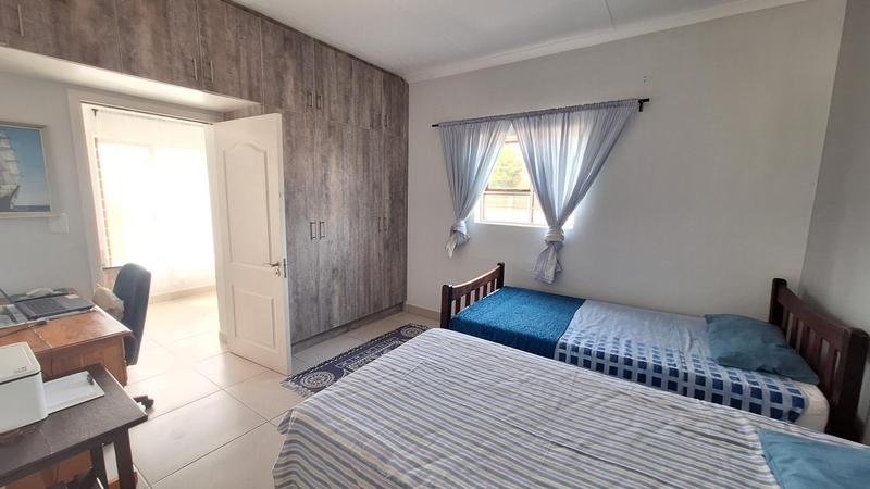 2 Bedroom Property for Sale in Die Eiland Western Cape